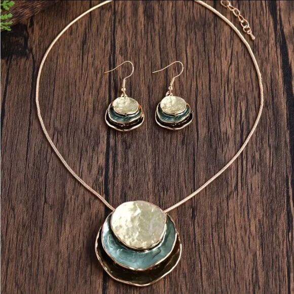 Silver Blue Layered Circle Pendant Necklace and Earring Set Women’s Jewelry - Picture 7 of 9